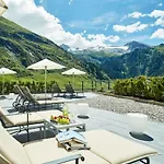 Berghof Crystal & Sports