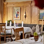 Hotel Berghof Crystal & Sports Tux