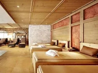 Berghof Crystal & Sports ホテル