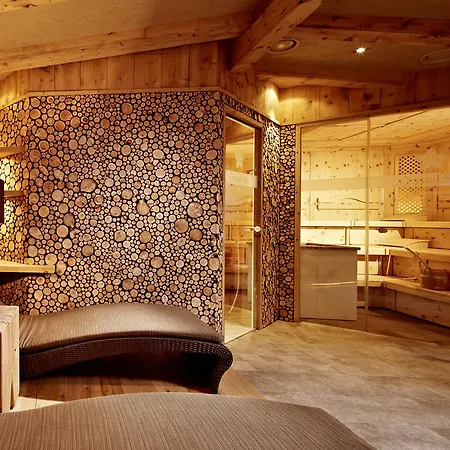 Berghof Crystal Spa & Sports 4*