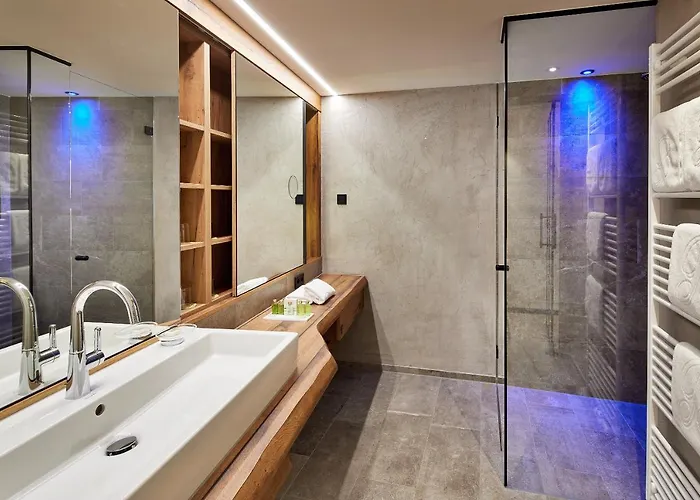 Berghof Crystal & Sports Tux