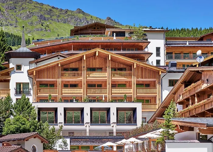 Berghof Crystal & Sports 4*