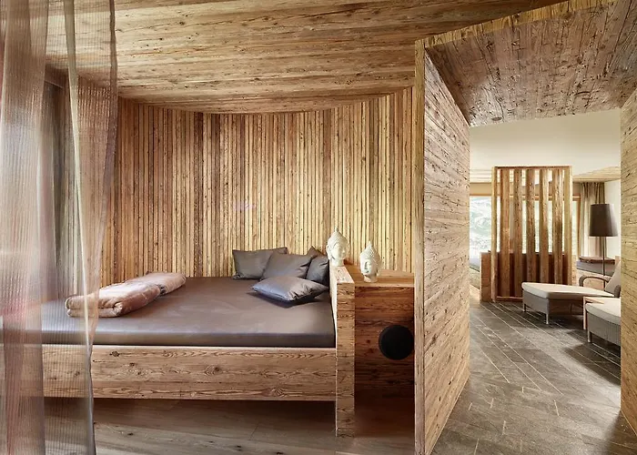 Berghof Crystal & Sports 4*