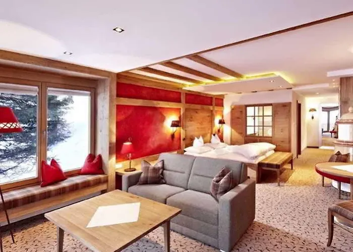 Hotel Berghof Crystal & Sports