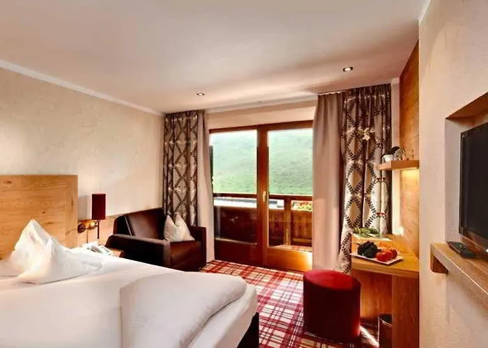 Berghof Crystal & Sports 4*