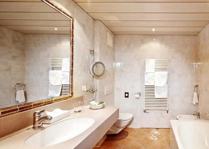 Hotel Berghof Crystal & Sports 4*