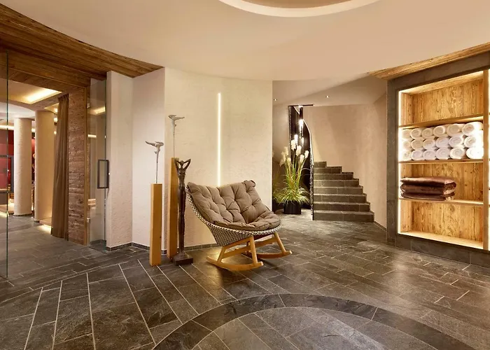 Berghof Crystal & Sports 4*