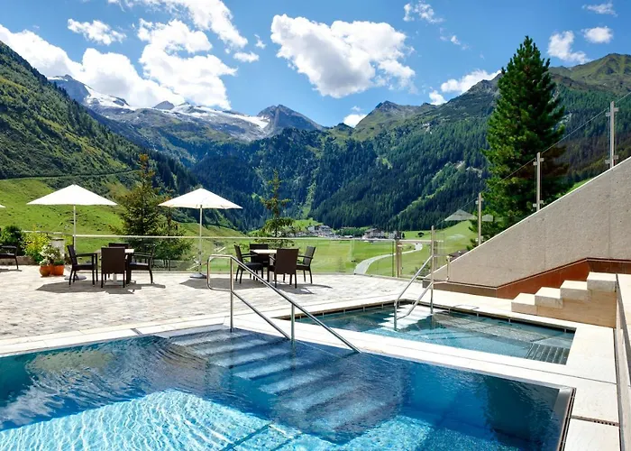 Berghof Crystal & Sports 4* Tux