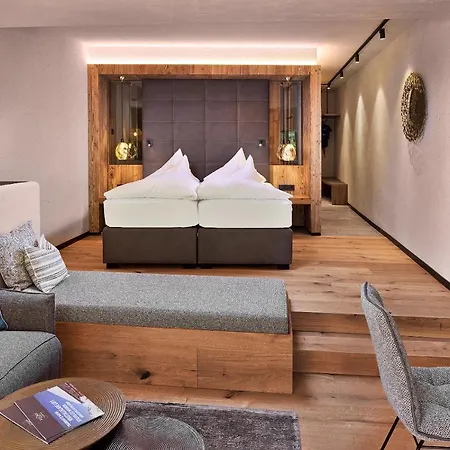 Otel Berghof Crystal & Sports