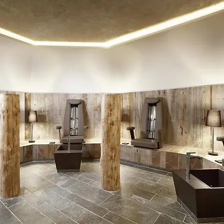 Otel Berghof Crystal & Sports