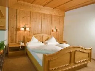 Berghof Crystal & Sports Otel