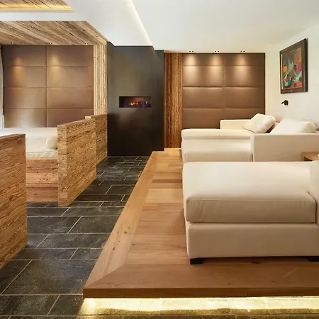 Berghof Crystal & Sports Otel 4*