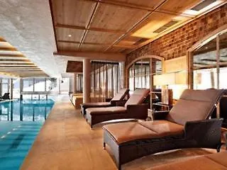 Hotell Berghof Crystal & Sports