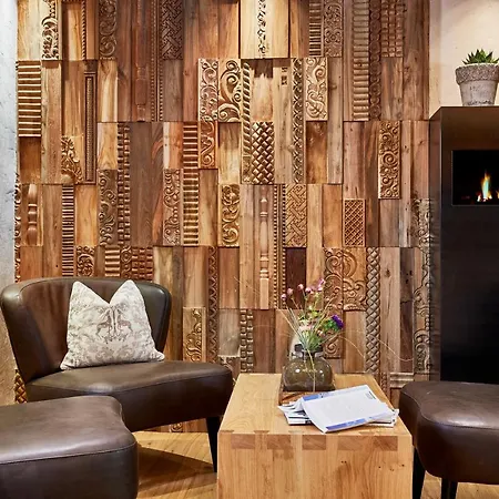 Berghof Crystal & Sports Hotell 4*